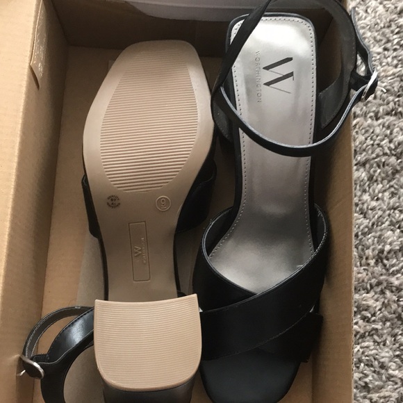 Worthington Black Heels - Picture 2 of 3